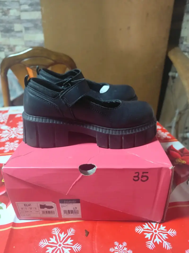 Zapatos de charol negros para mujer - 1