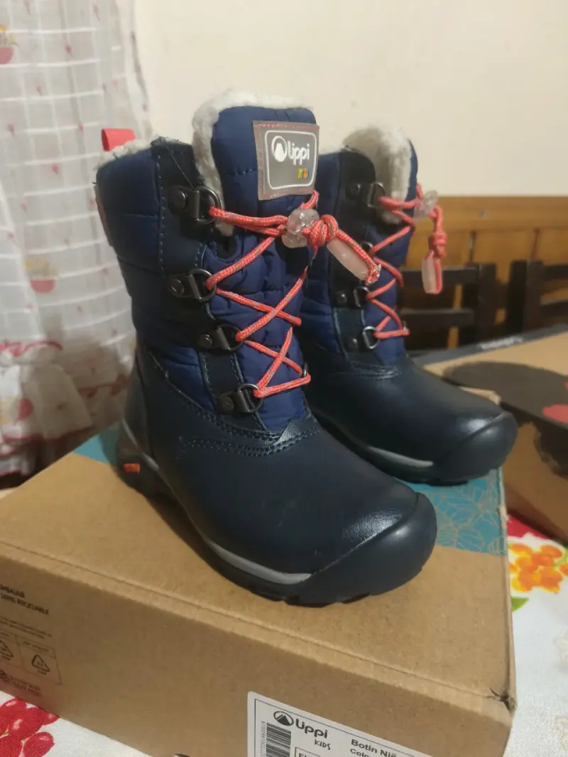 Botines impermeables para niñas