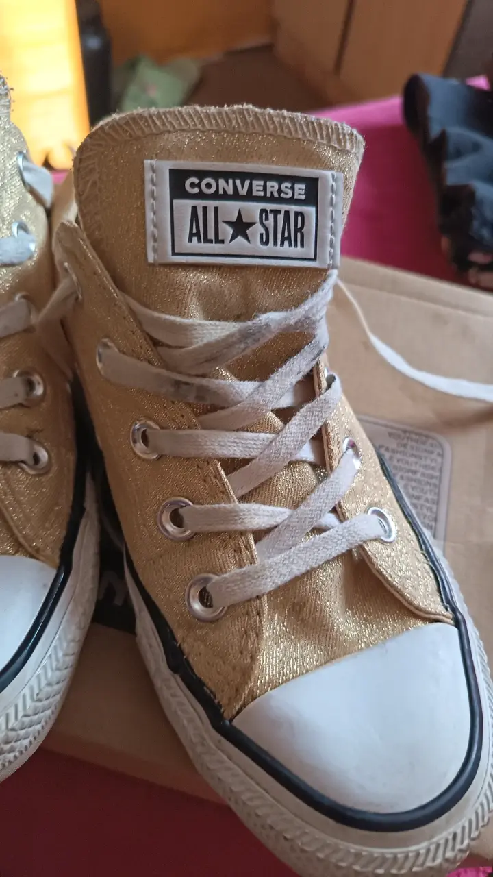 Zapatillas Converse doradas - 5