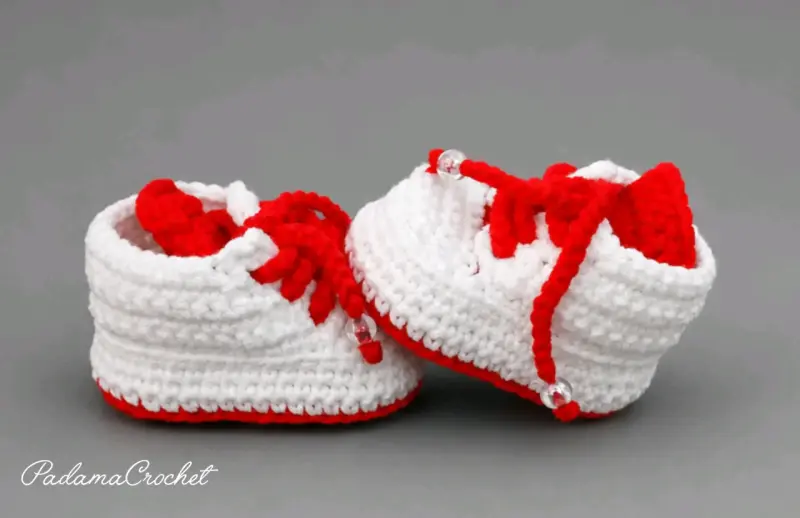 Zapatos de bebé tejidos a crochet - 1