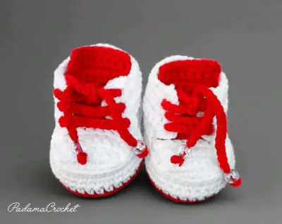 Zapatos de bebé tejidos a crochet - miniatura 2