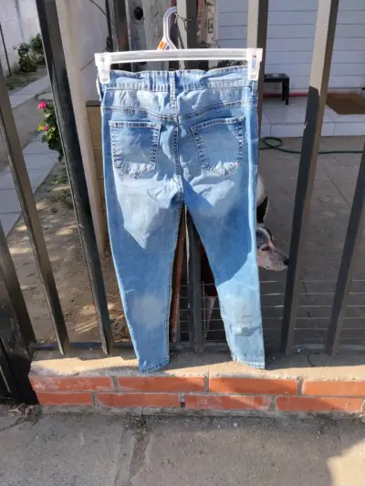 Jeans rasgados azul claro - miniatura 2