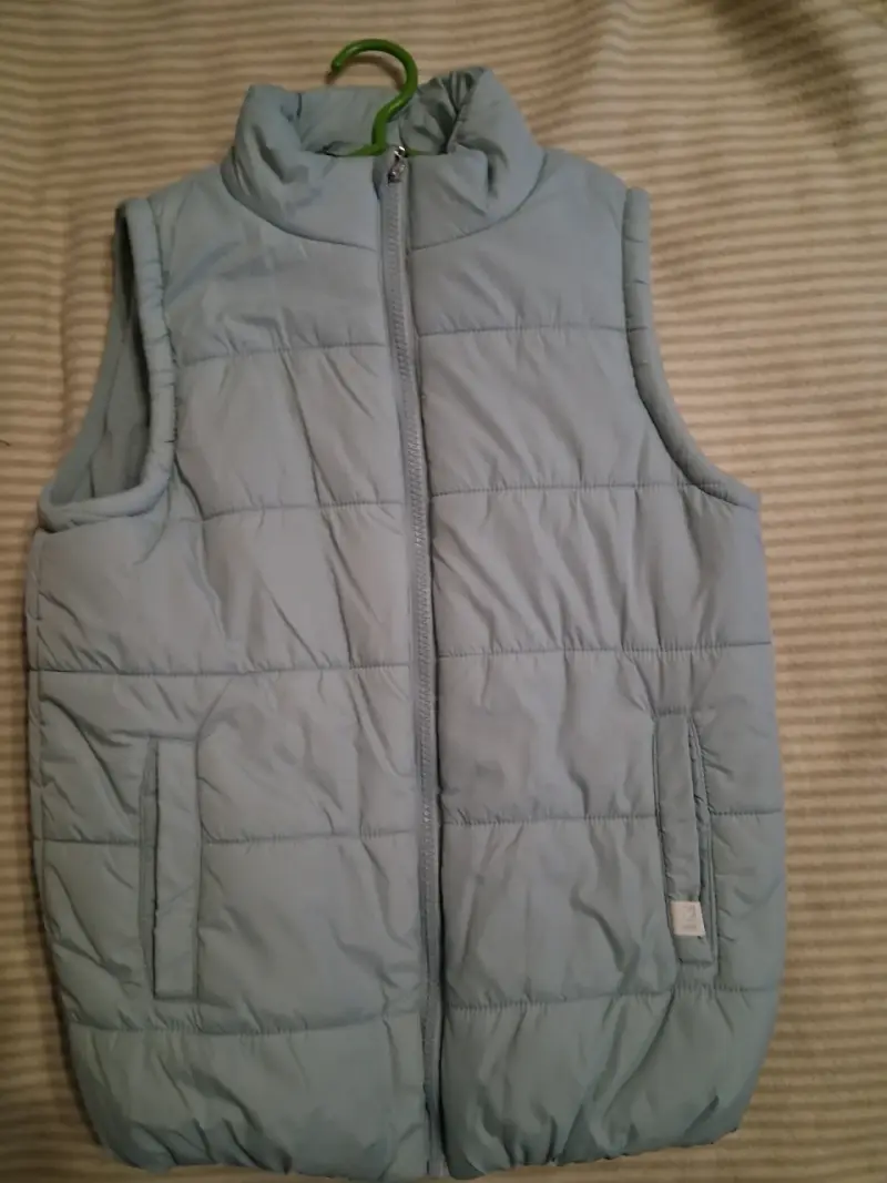 Chaleco acolchado celeste