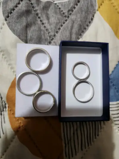 Conjunto de anillos con detalles azules - miniatura 2