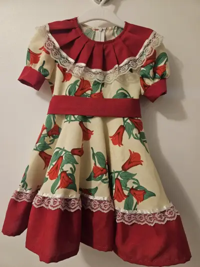 Vestido de cueca talla 2 - miniatura 1
