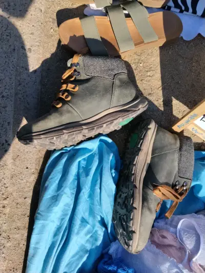 Botas de montaña usadas - miniatura 2