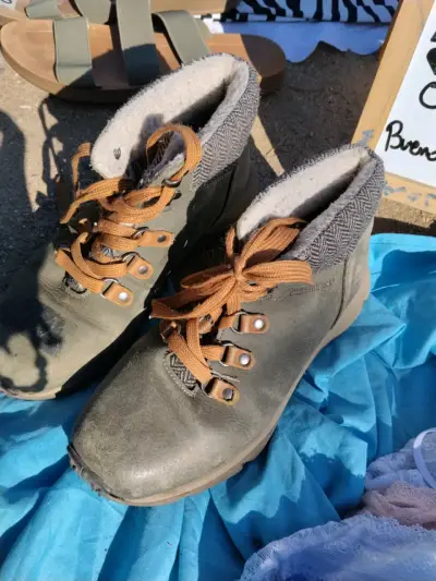 Botas de montaña usadas - miniatura 5