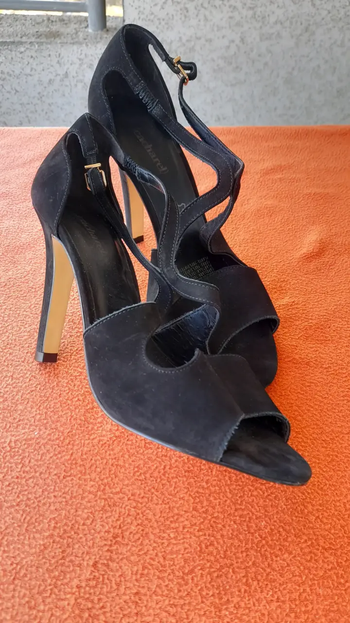 Tacones altos negros - 3