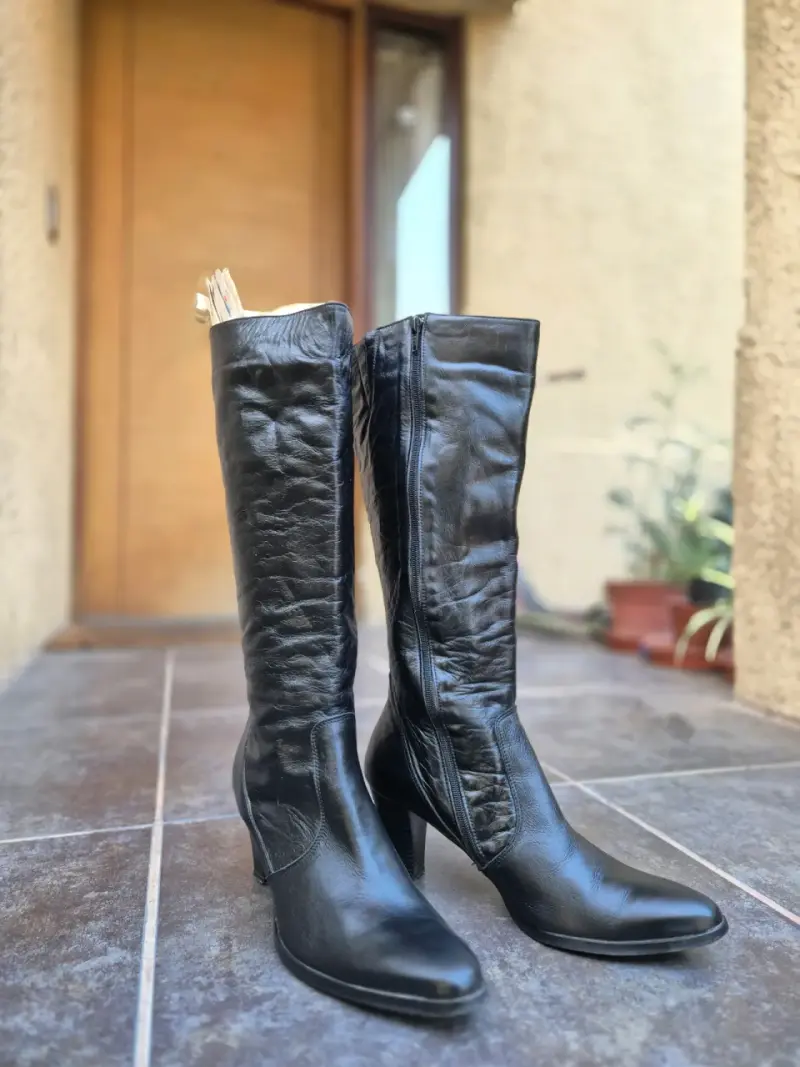 Botas de cuero negras con tacón - 3