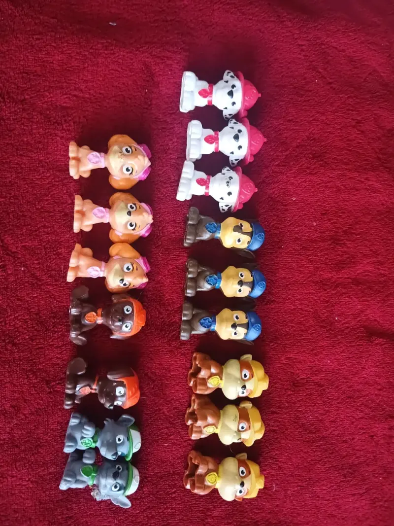Set de figuras de personajes infantiles