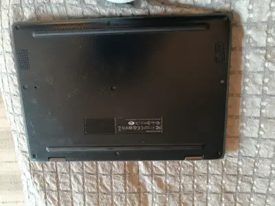 Laptop Lenovo Chromebook usada - miniatura 2