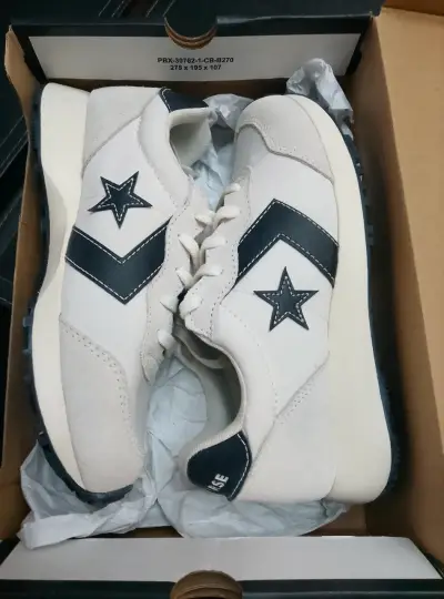 Zapatillas Converse nuevas en caja - miniatura 5