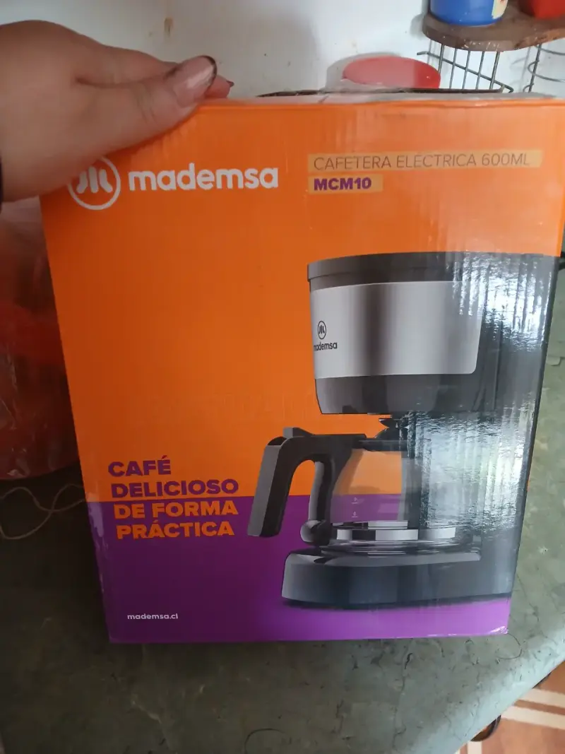 Cafetera eléctrica Mademsa 600ml