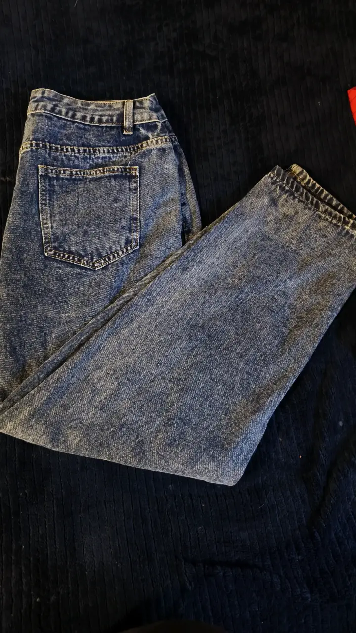 Jeans rígidos desgastados - 3