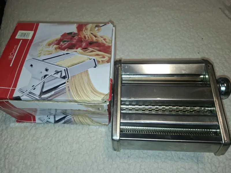 Máquina para pasta metálica