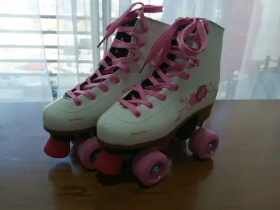 Patines de cuatro ruedas rosa talla 36 - miniatura 1
