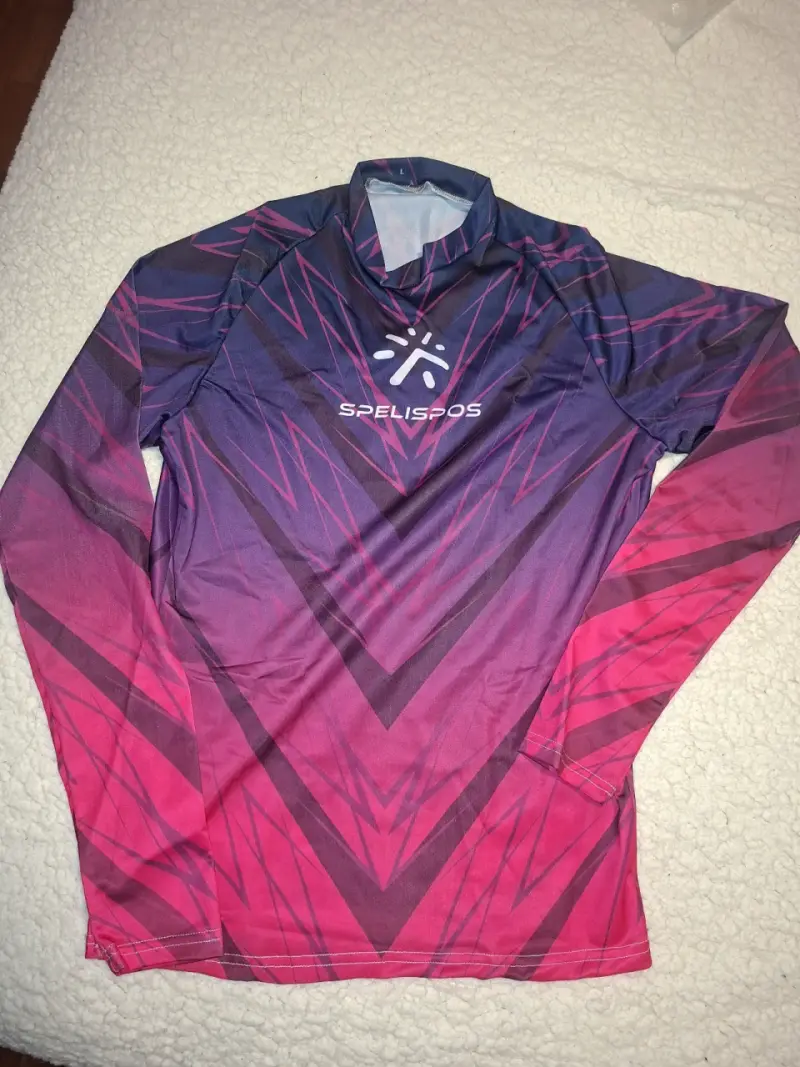 Polera deportiva manga larga