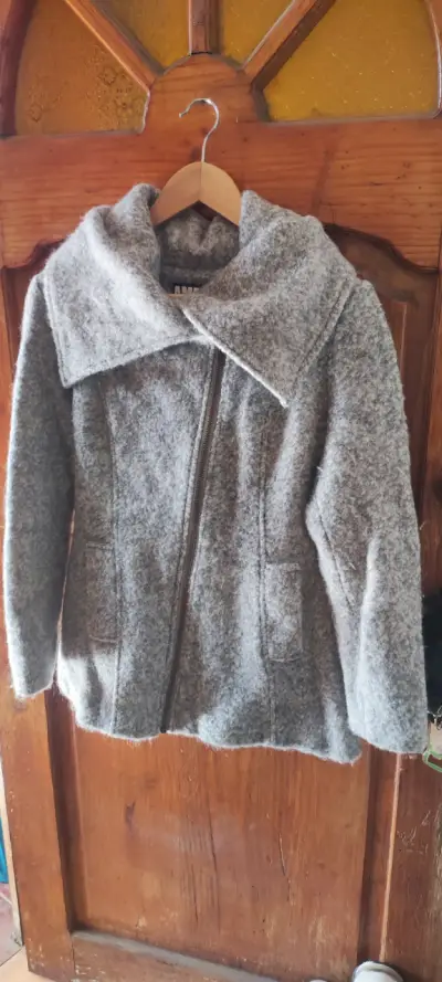 Chaqueta gris con cierre - miniatura 1