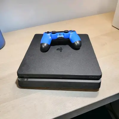 Consola PS4 con control azul - miniatura 1