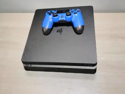 Consola PS4 con control azul - miniatura 2