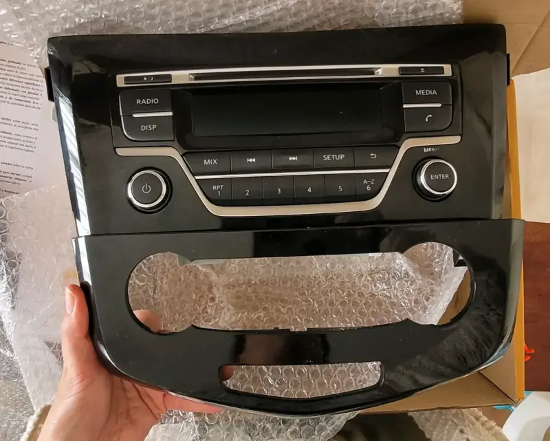 Radio para auto con panel frontal