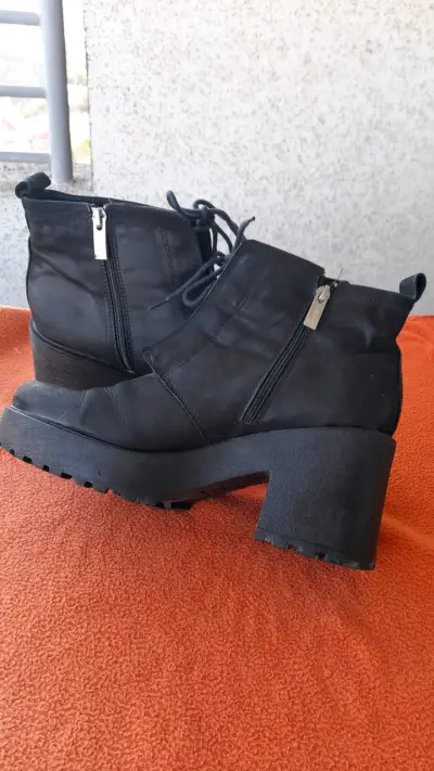 Botines negros de cuero - miniatura 2