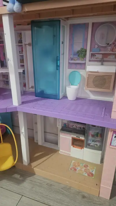 Casa de muñecas grande Barbie - miniatura 2