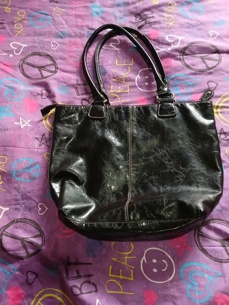 Cartera negra de cuero - 1