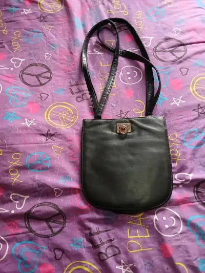 Cartera negra de cuero - miniatura 4