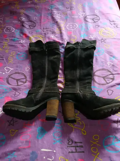 Botas negras con taco grueso - miniatura 1