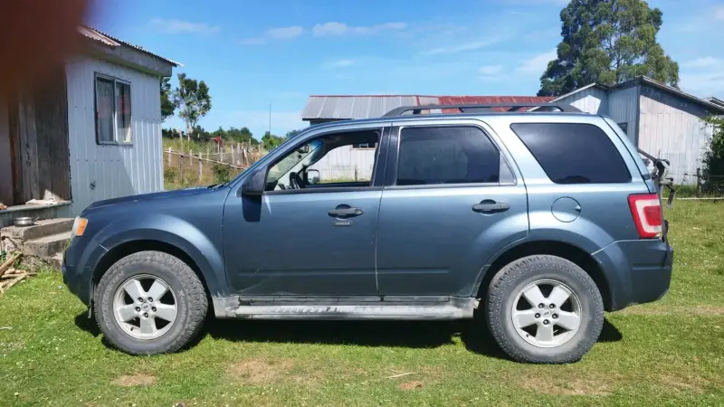 Ford Escape 2010 automática - 1