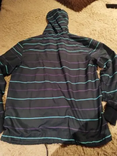 Chaqueta con capucha a rayas - miniatura 2