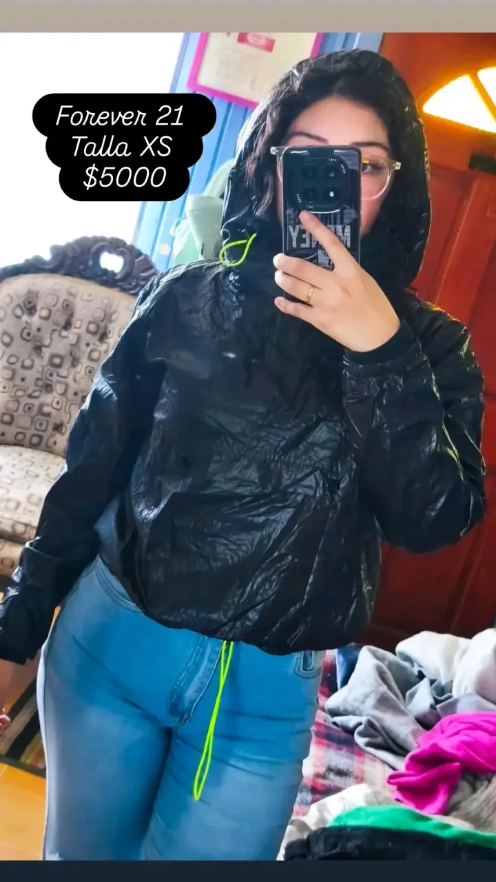 Chaqueta negra Forever 21