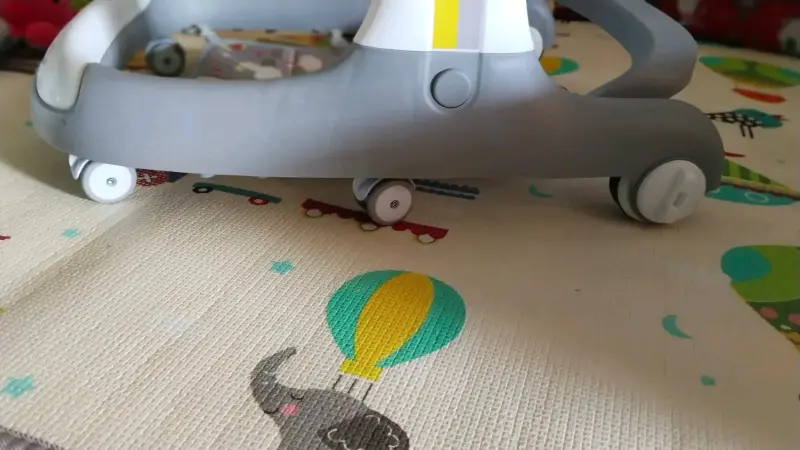Coche de bebé desmontado con accesorios - 3