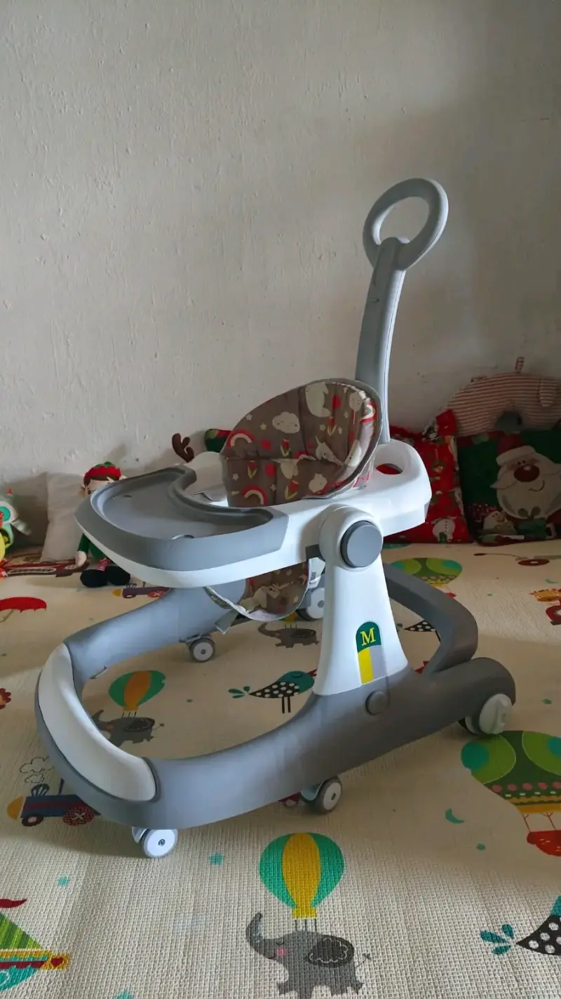 Coche de bebé desmontado con accesorios - 5