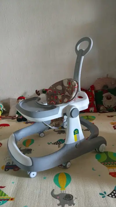 Coche de bebé desmontado con accesorios - miniatura 5