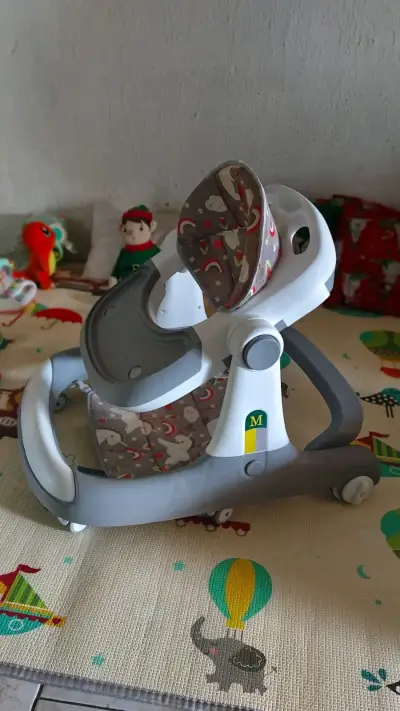 Coche de bebé desmontado con accesorios - miniatura 6