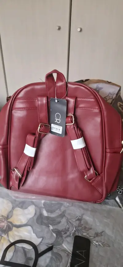Mochila roja  nueva sintética - miniatura 1