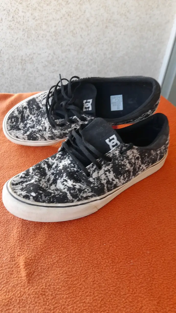 Zapatillas DC negras estampadas - 4