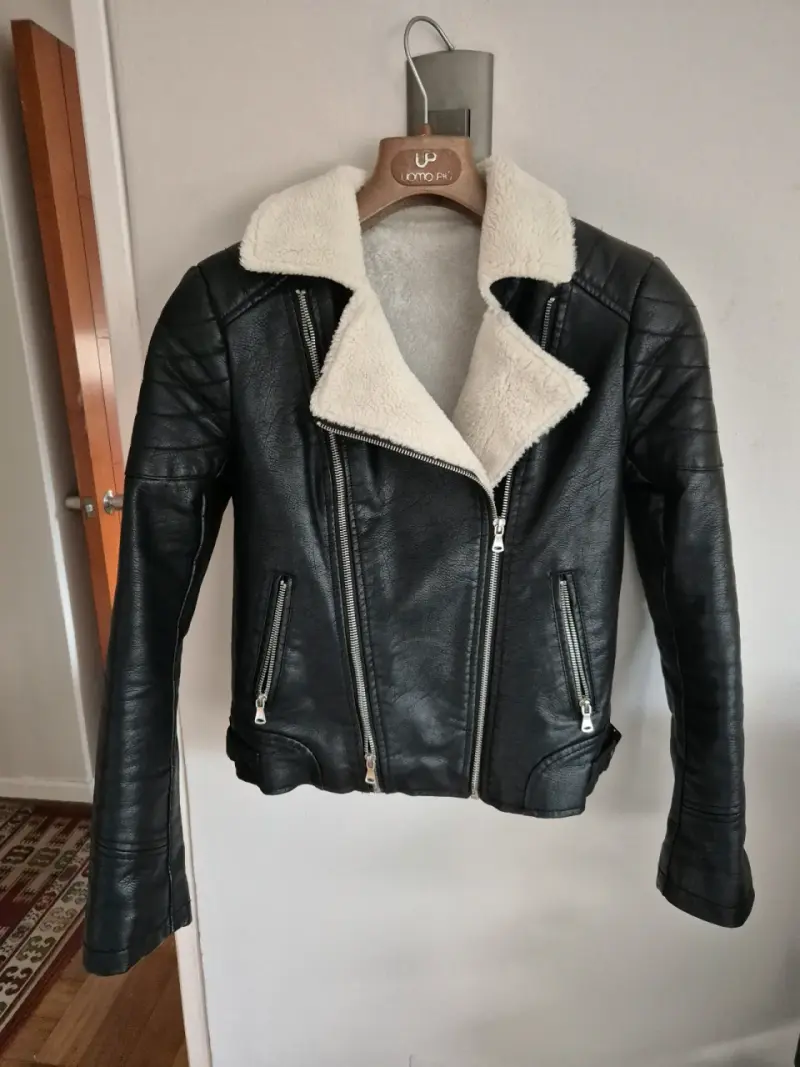 Chaqueta de cuero negra con forro - 1