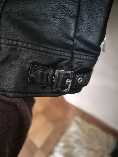 Chaqueta de cuero negra con forro - miniatura 2