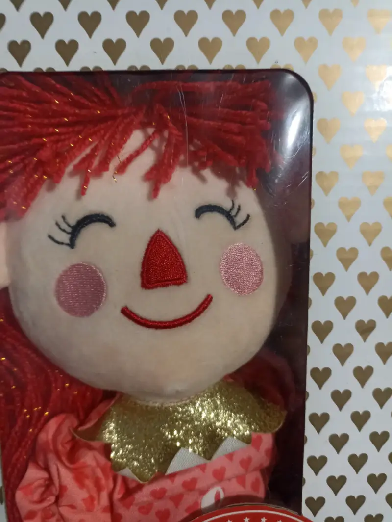 Muñeca 'Mi duende mágico' roja - 2