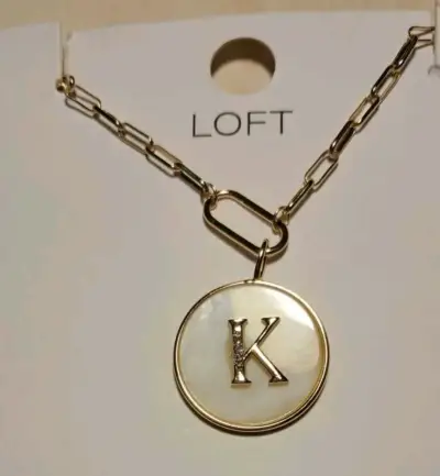 Collar LOFT dorado con medalla "K" - miniatura 1