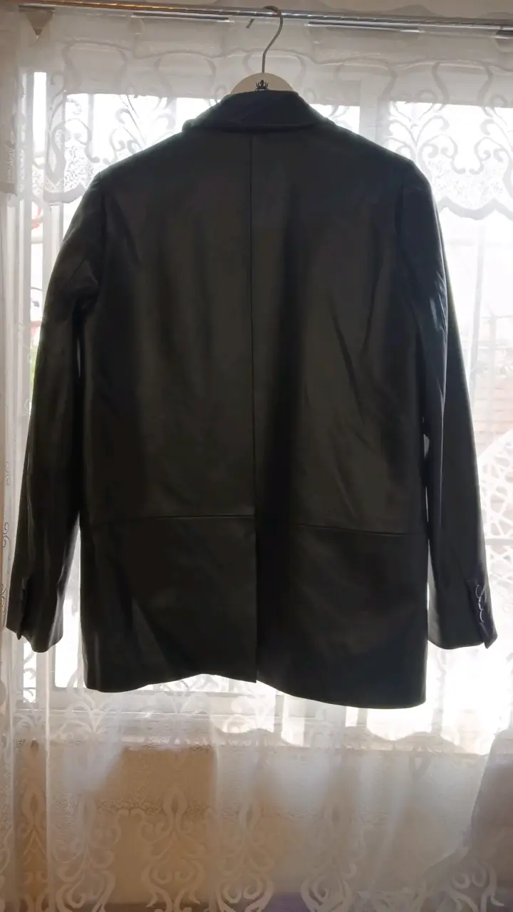 Blazer negro de cuero Zara - 3