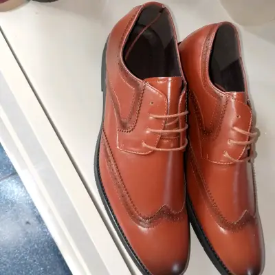 Zapatos formales de cuero marrón - miniatura 1