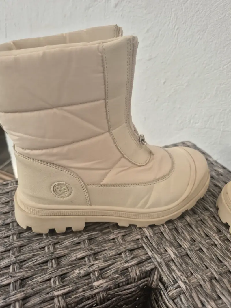 Botas beige acolchadas con cierre - 4