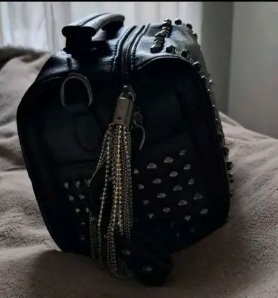 Bolso negro con tachas y flecos - miniatura 5