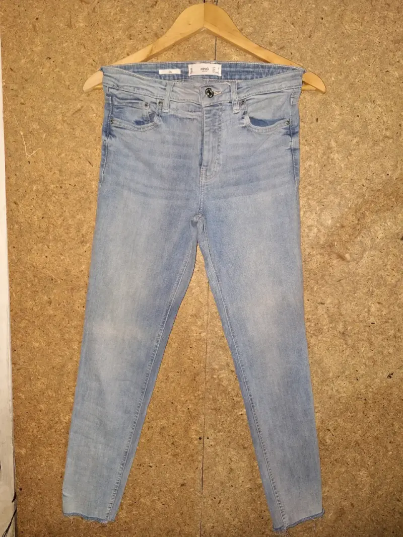 Jeans celestes para mujer