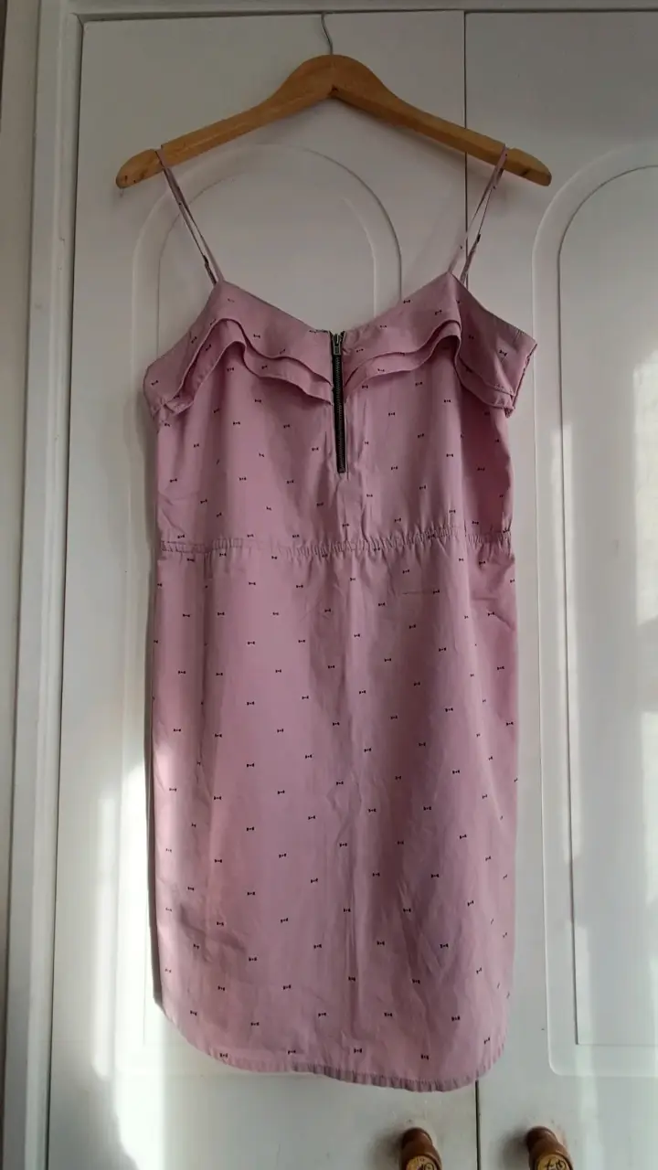 Vestido rosa con tirantes
