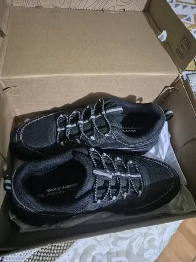 Zapatillas negras Skechers - miniatura 1
